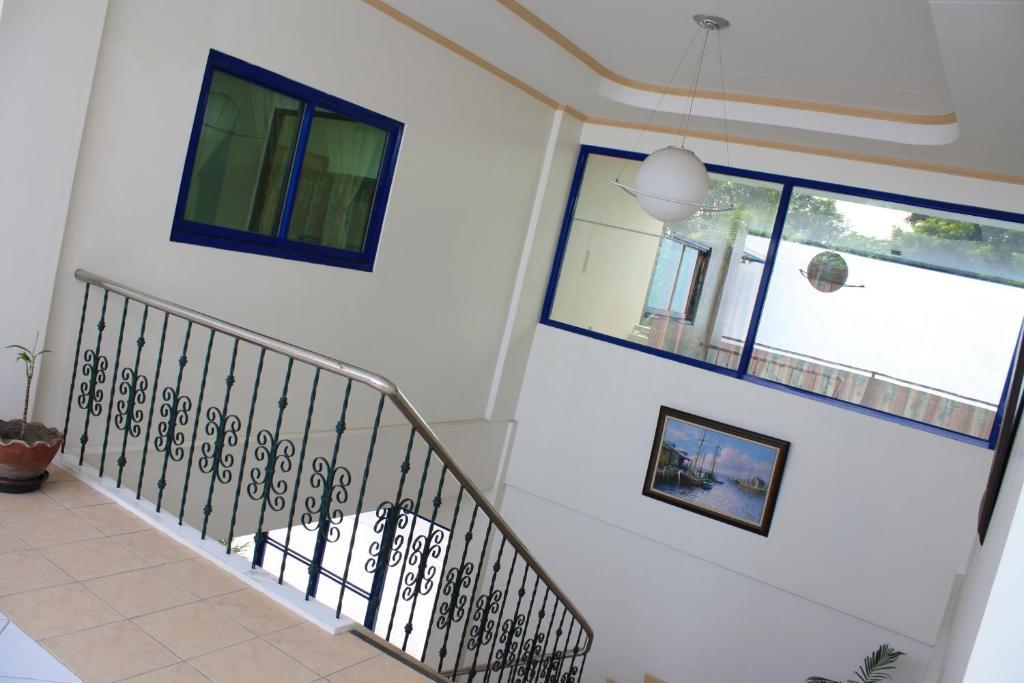 Dumaguete Springs Apartment Dumaguete City Exterior photo