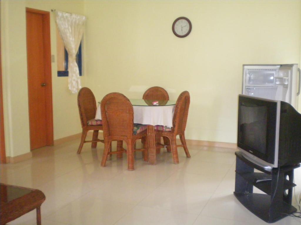 Dumaguete Springs Apartment Dumaguete City Room photo