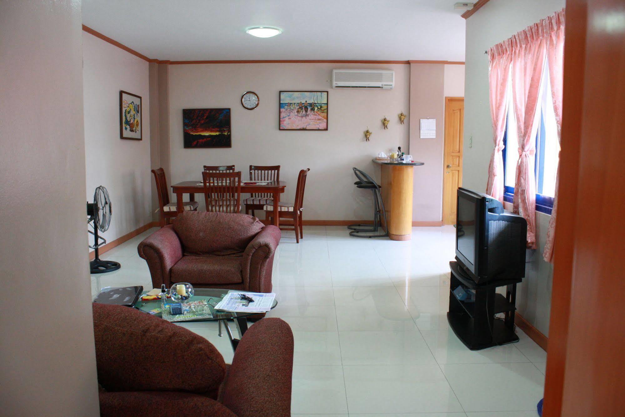 Dumaguete Springs Apartment Dumaguete City Exterior photo